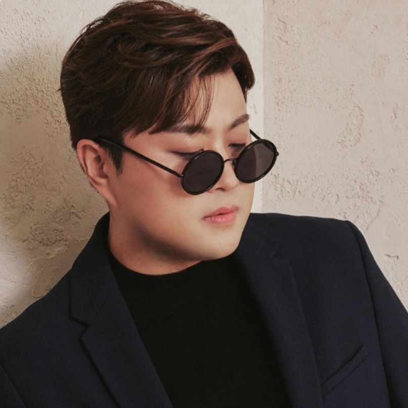 粉丝拍下的金浩中瞬间