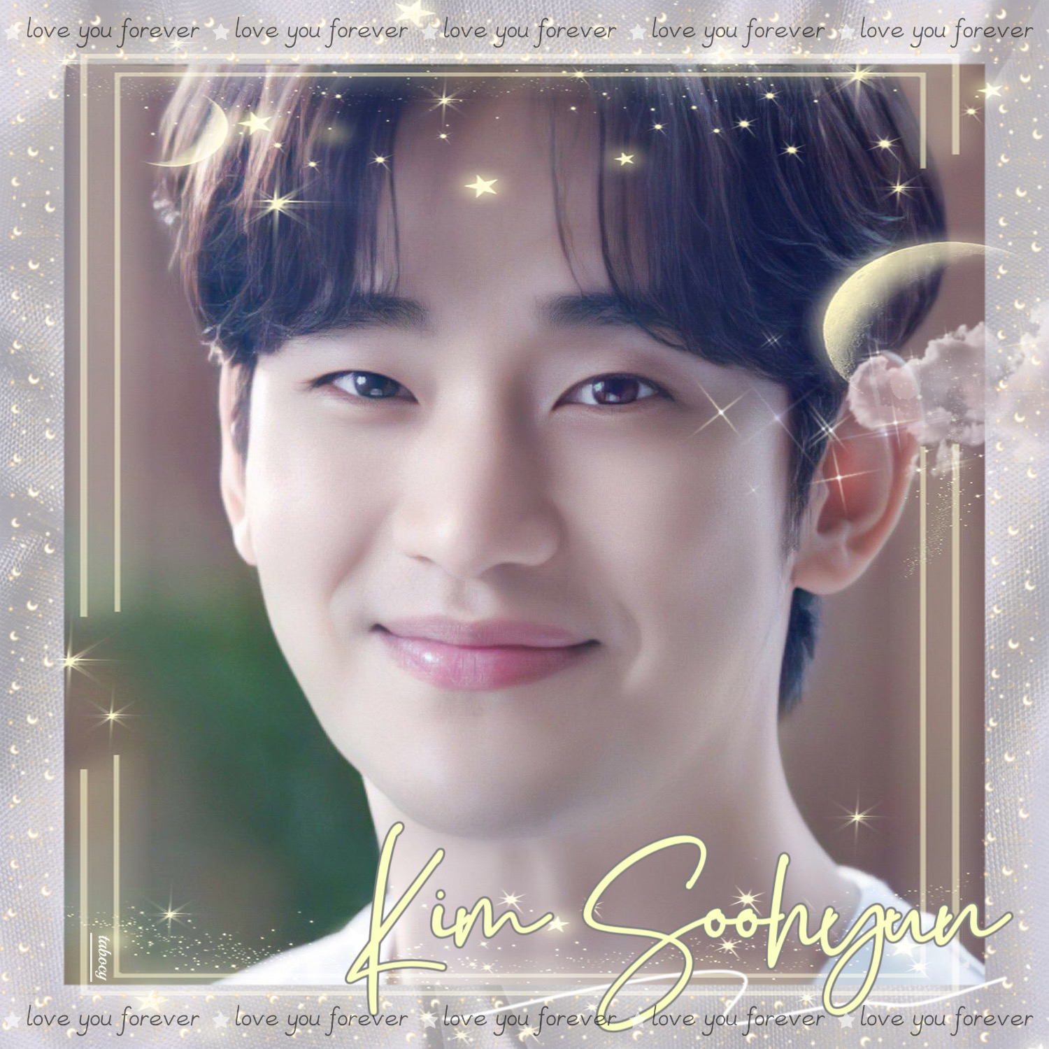 粉丝拍下的金秀贤瞬间