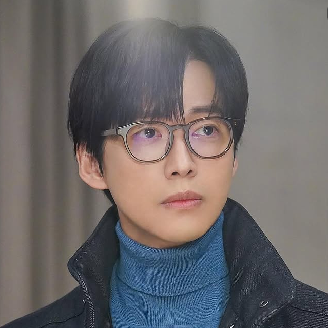 Behind-the-scenes cut of Namkoong Min