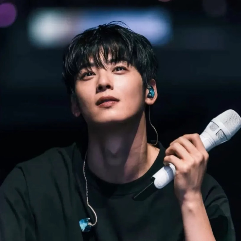 Foto terbaru dari Cha Eunwoo