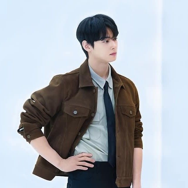 Behind-the-scenes cut of Cha Eunwoo