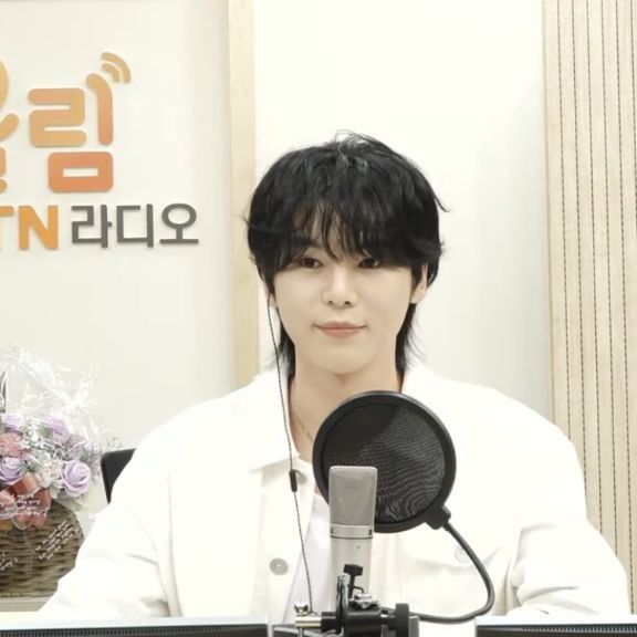 A moment captured by a fan of Kim Junsu (1991)