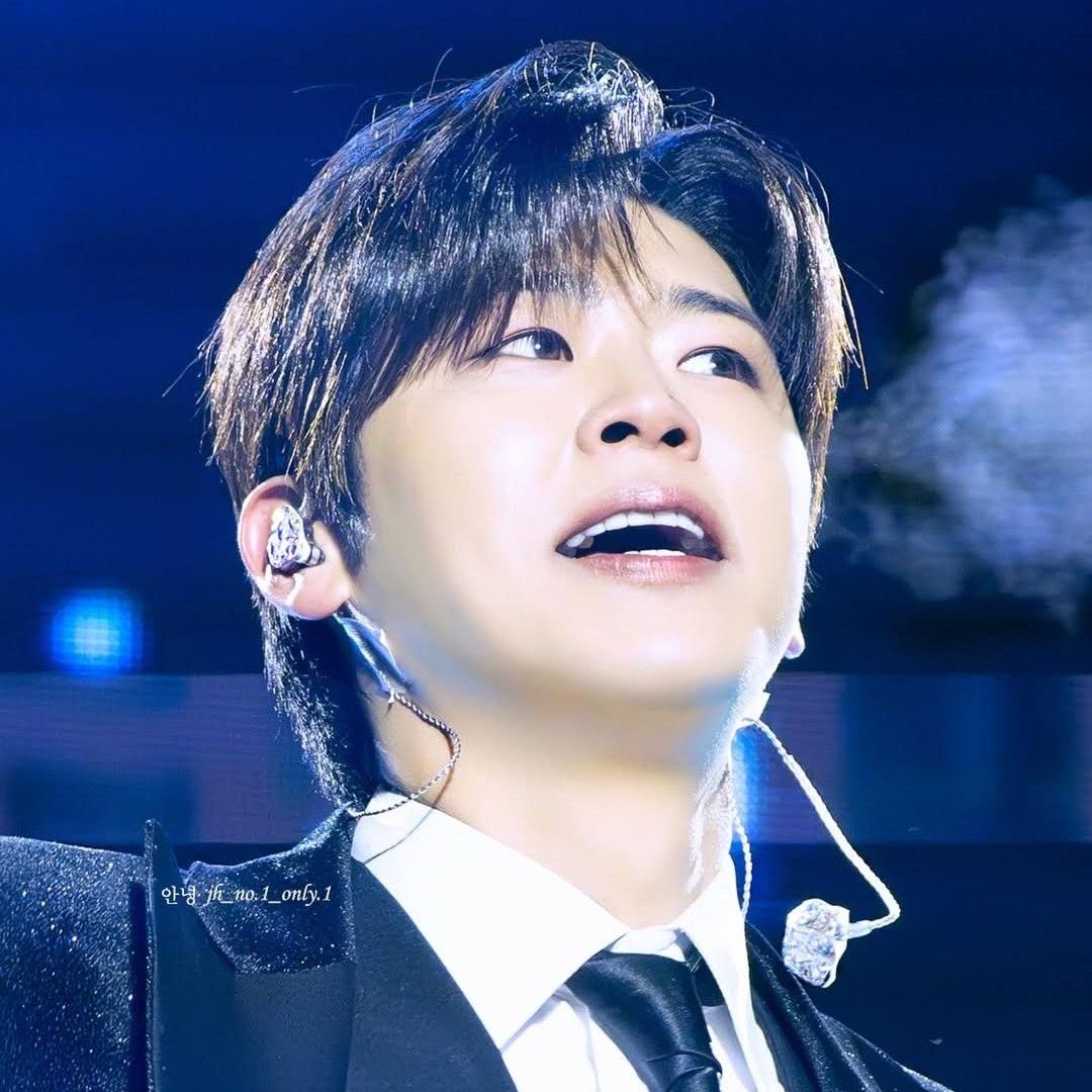 A moment captured by a fan of Park Jihyeon