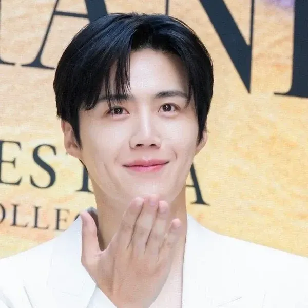 Cuplikan di balik layar dari Kim Seonho