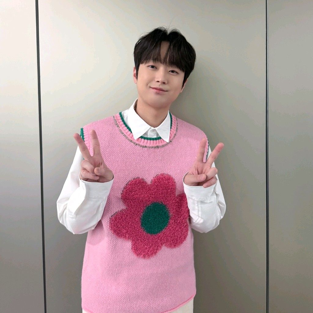 粉丝拍下的李灿元瞬间