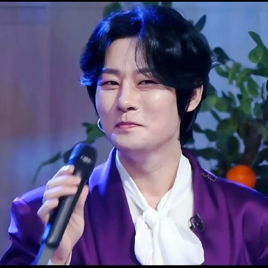 A moment captured by a fan of Kang Moonkyung