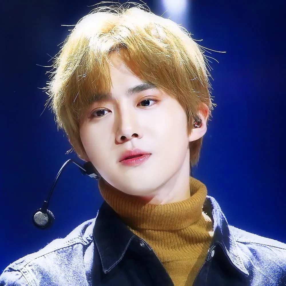 A moment captured by a fan of Suho