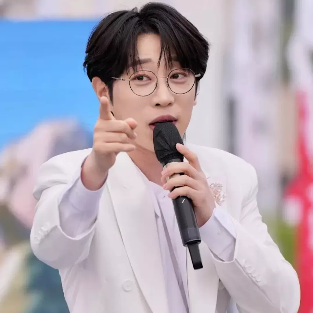 Behind-the-scenes cut of An Sunghoon