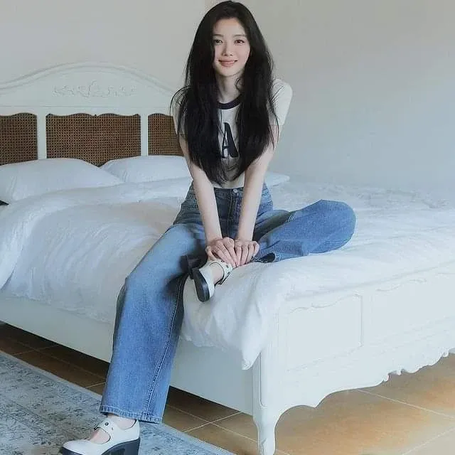 Behind-the-scenes cut of Kim Youjung