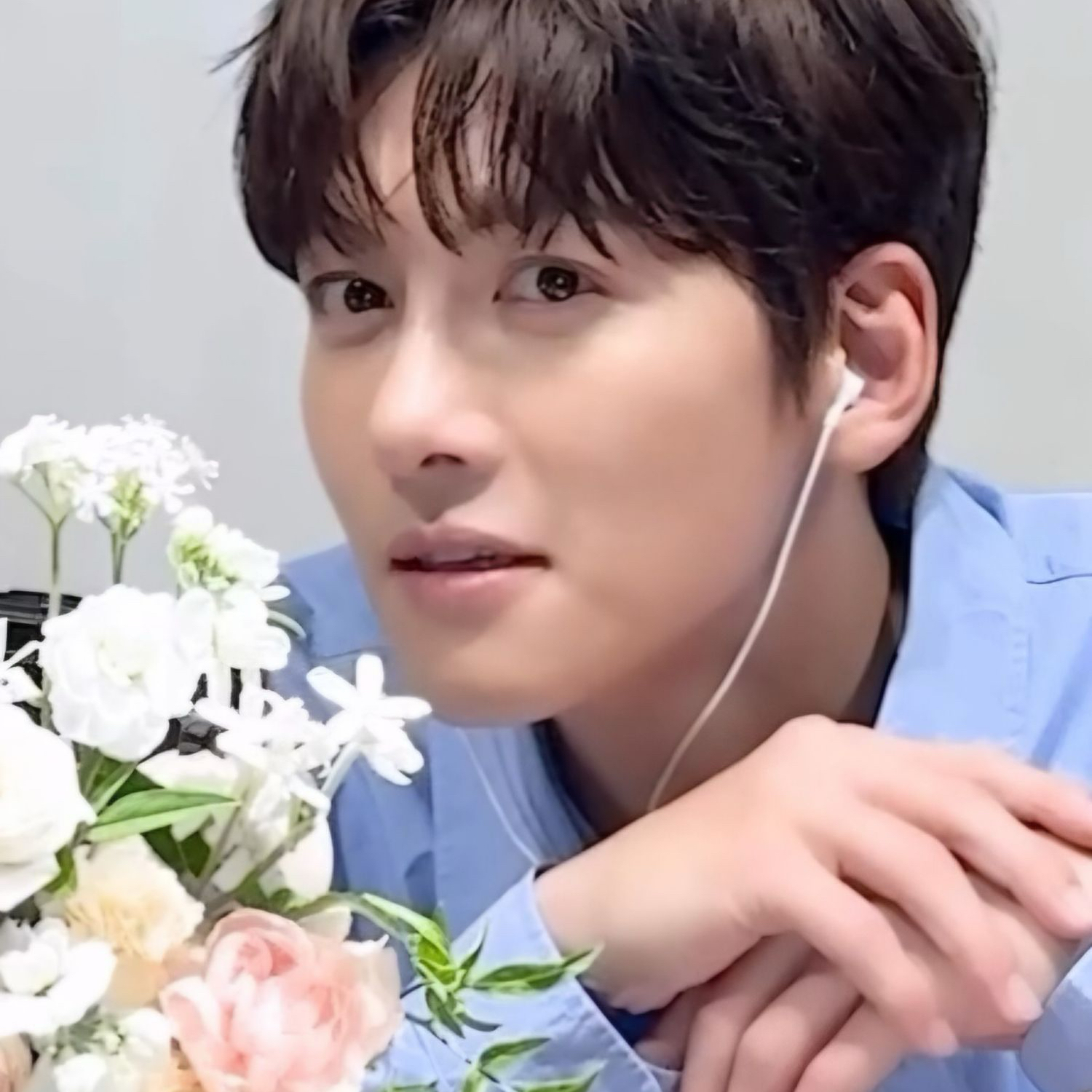 Behind-the-scenes cut of Ji Changwook