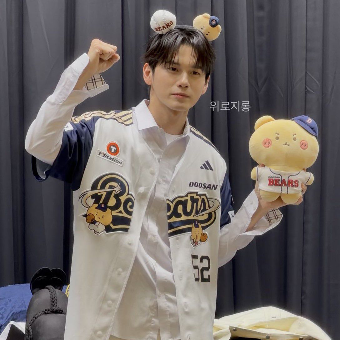 粉絲拍下的邕聖祐瞬間