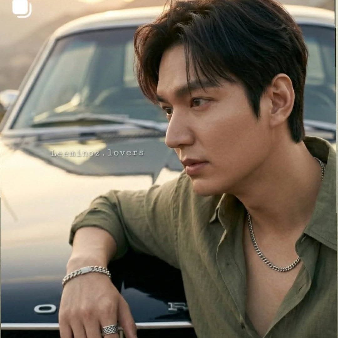 イ・ミンホの最近の活動ショット