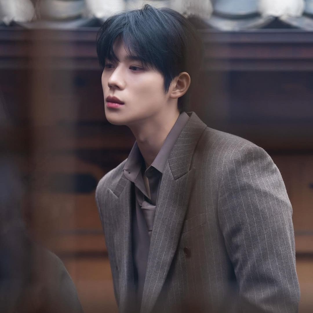 Behind-the-scenes cut of Moon Sangmin