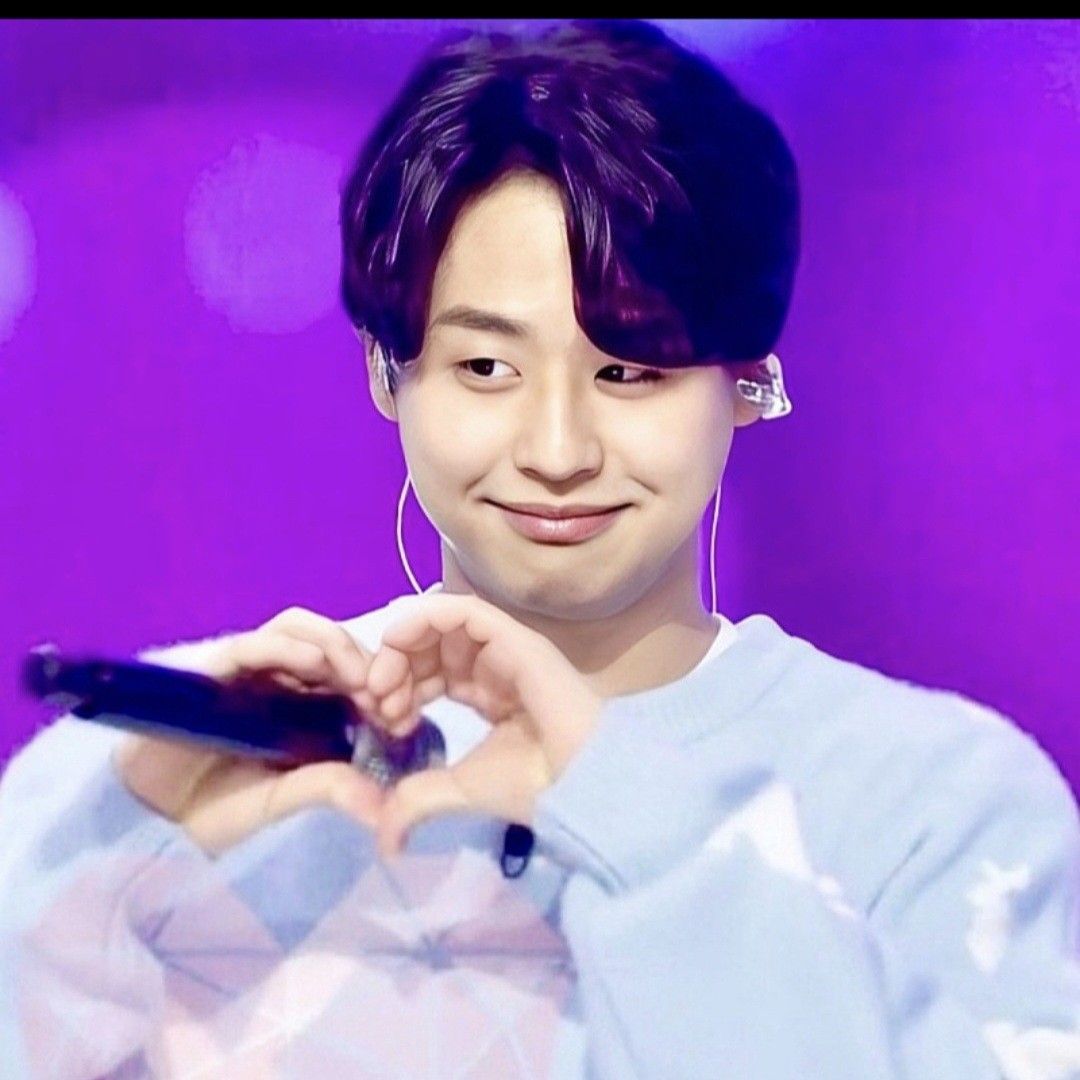 A moment captured by a fan of Lee Solomon