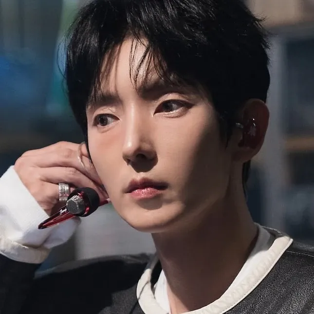 Behind-the-scenes cut of Lee Joongi