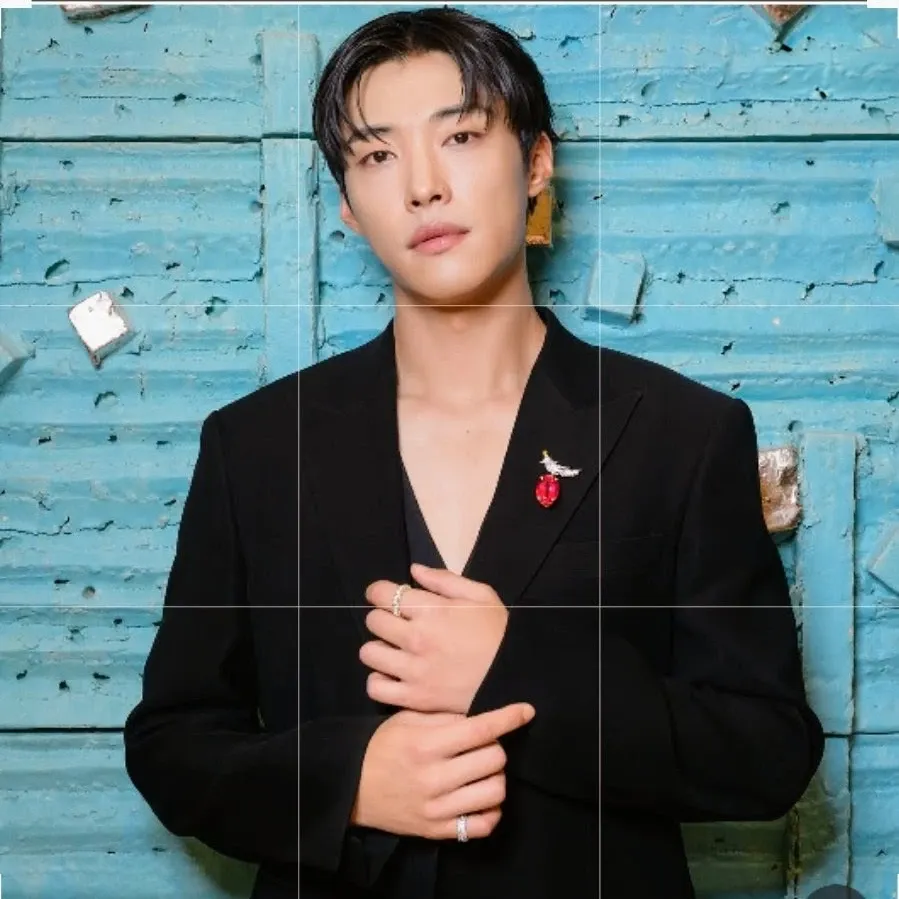A moment captured by a fan of Woo Dohwan