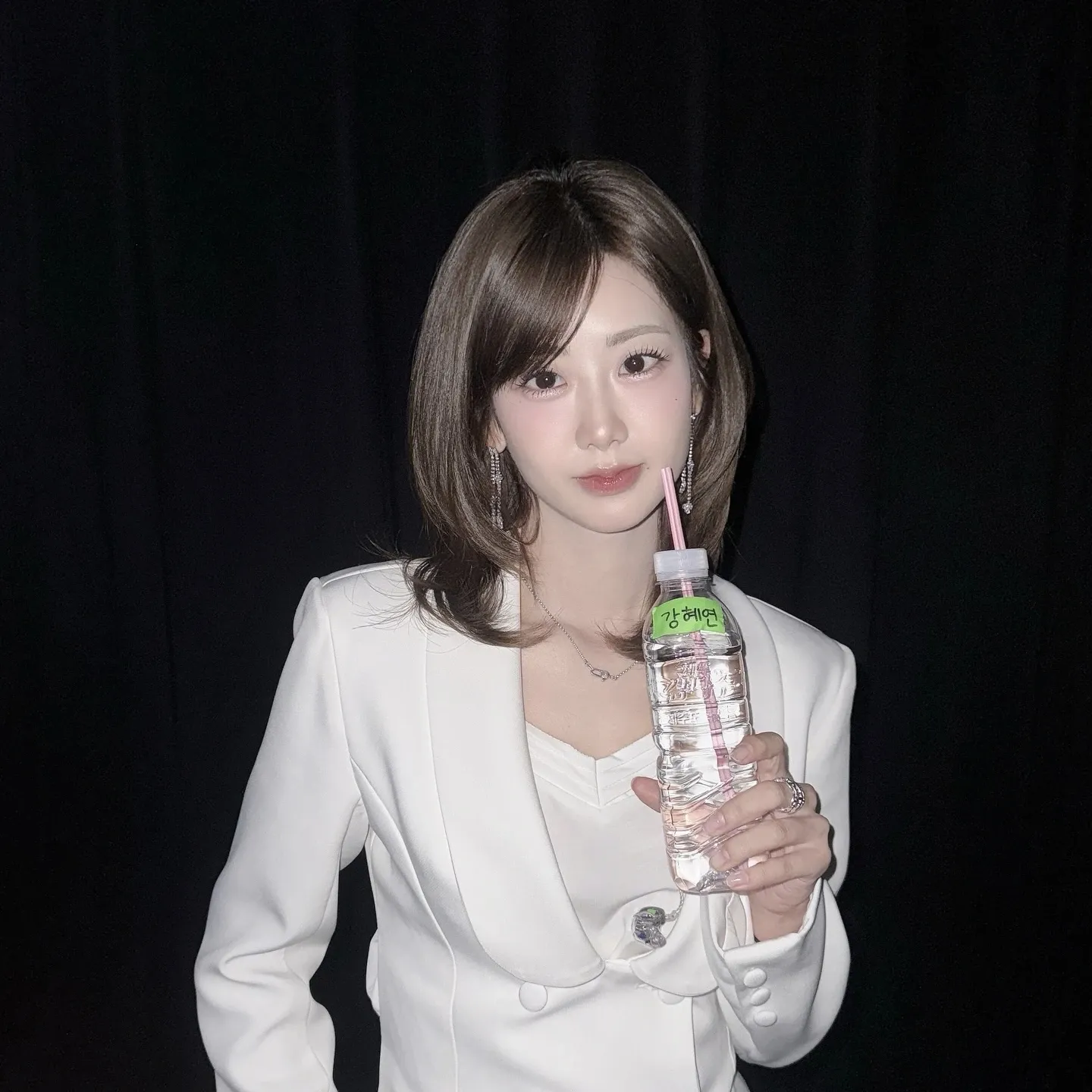 A moment captured by a fan of Kang Hyeyeon