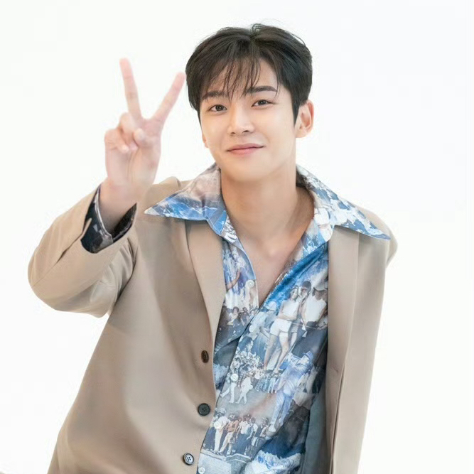 Cuplikan di balik layar dari Rowoon