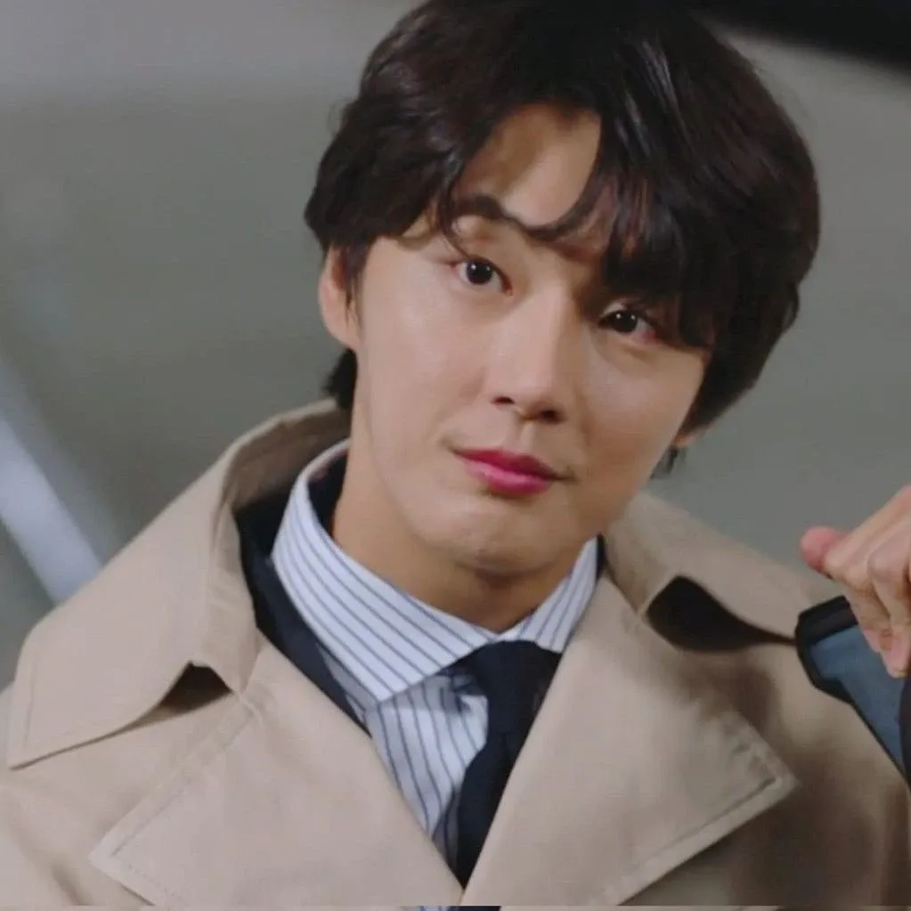 Recent activity shot of Yoon Shiyoon