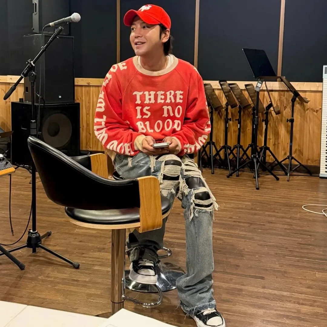 Recent activity shot of Jang Geunsuk