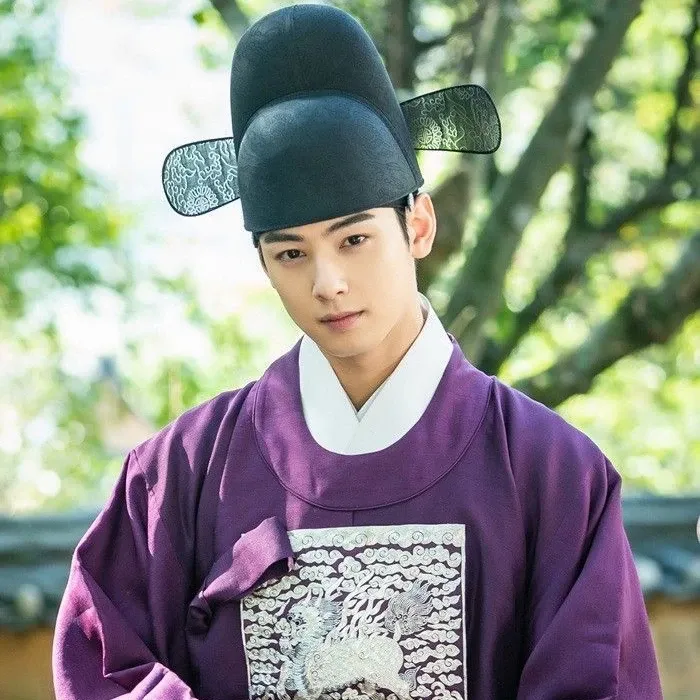 Latest photo of Cha Eunwoo