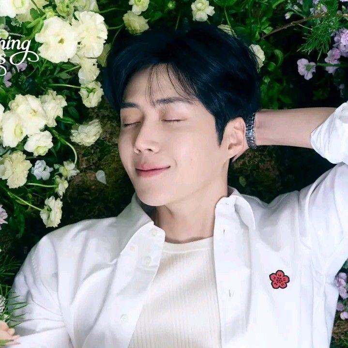 Latest photo of Kim Seonho