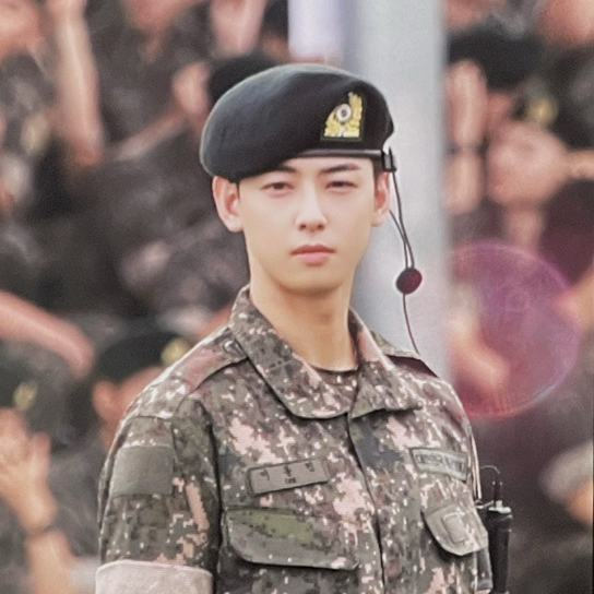 粉丝拍下的车银优瞬间