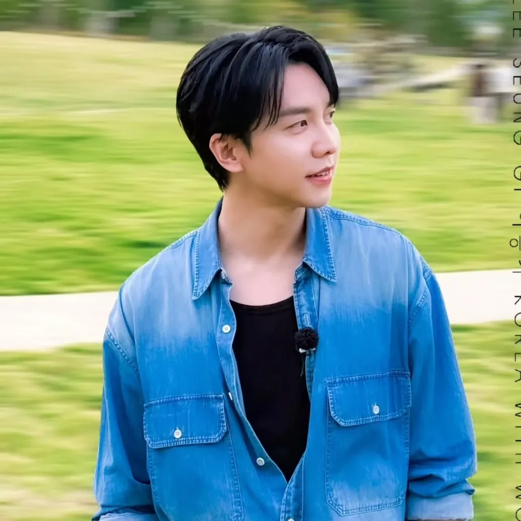 Foto kegiatan terbaru dari Lee Seunggi