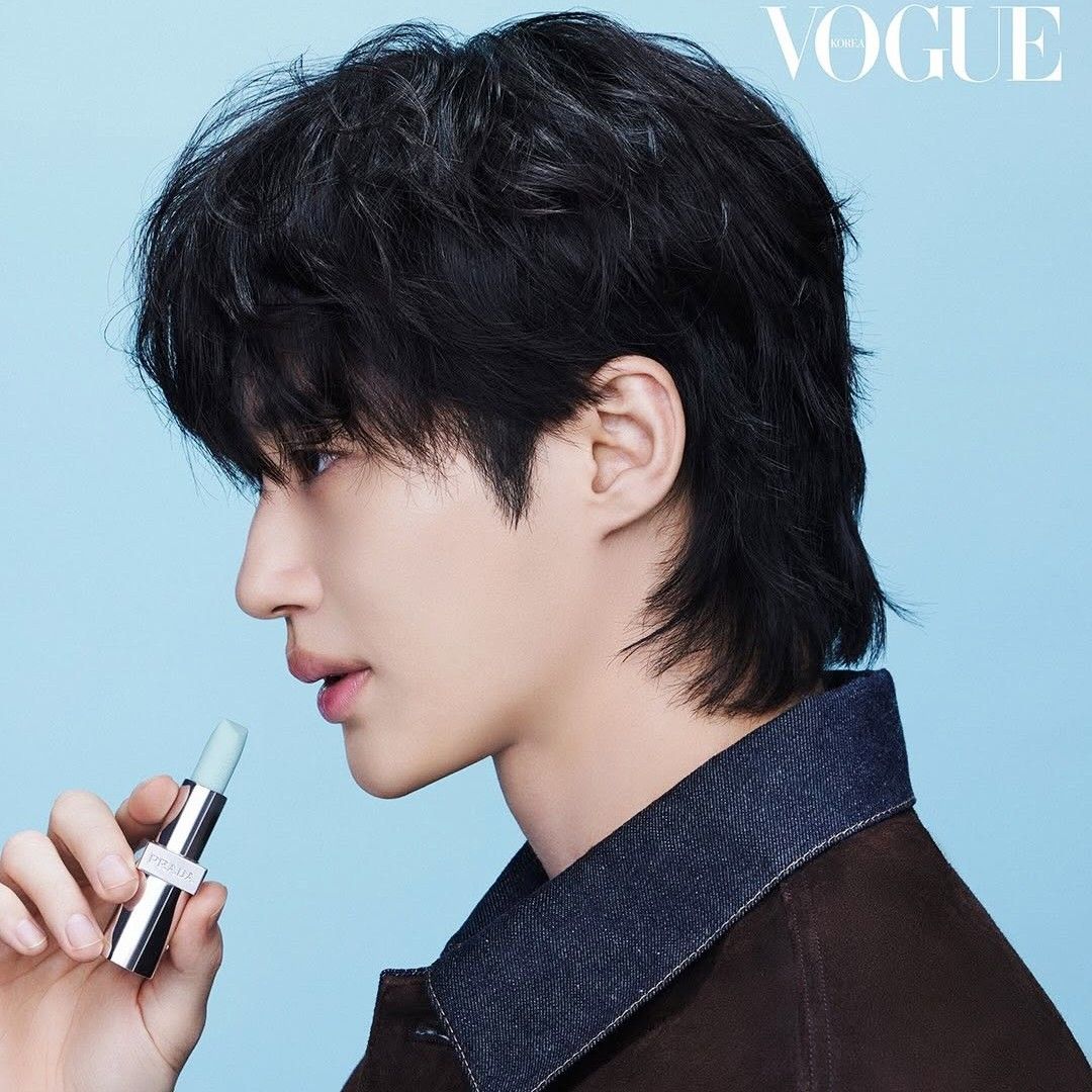 Recent activity shot of Byeon Wooseok