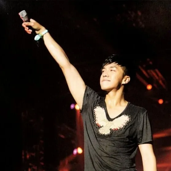 Foto terbaru dari Lee Seunggi