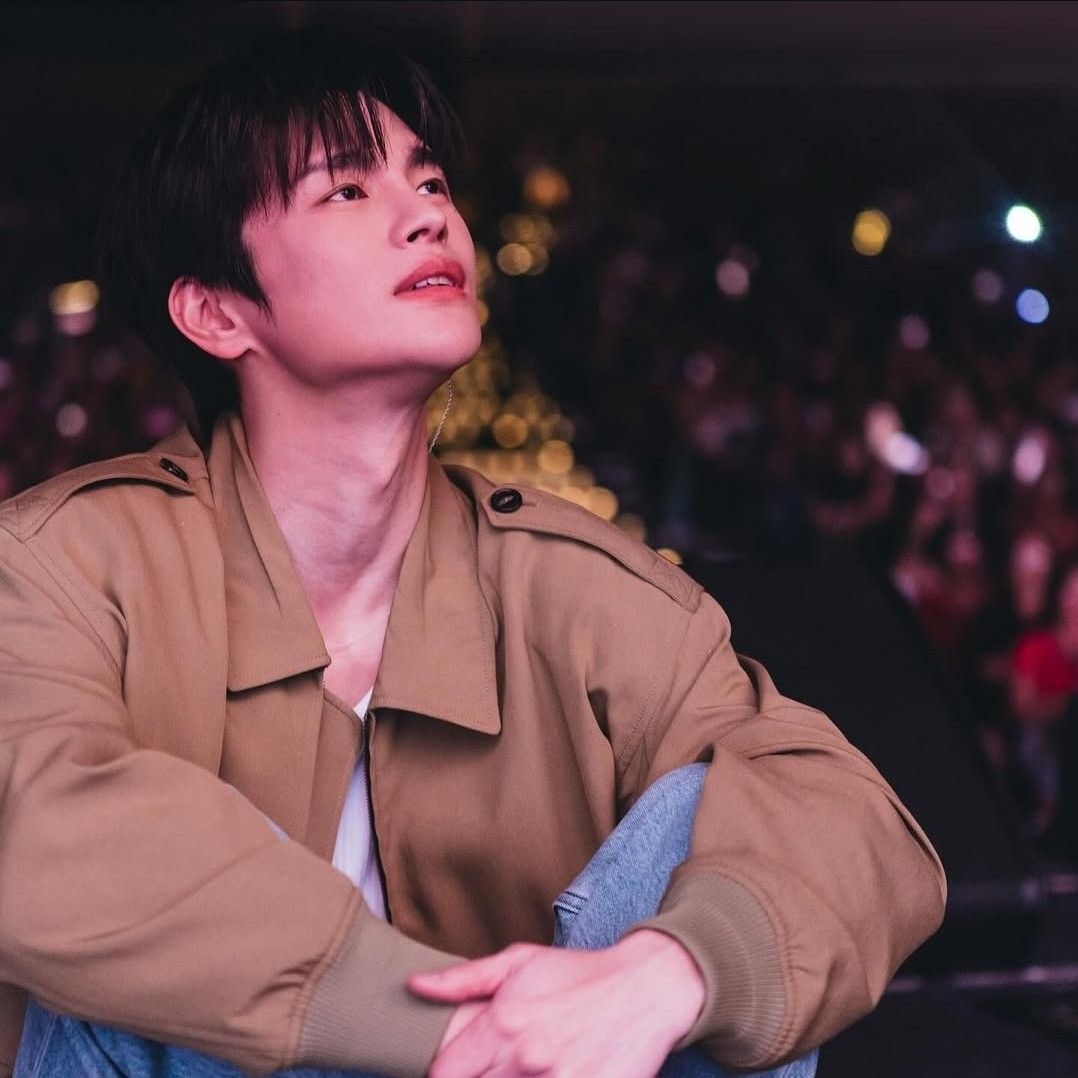 Momen yang diabadikan oleh penggemar Seo Inguk