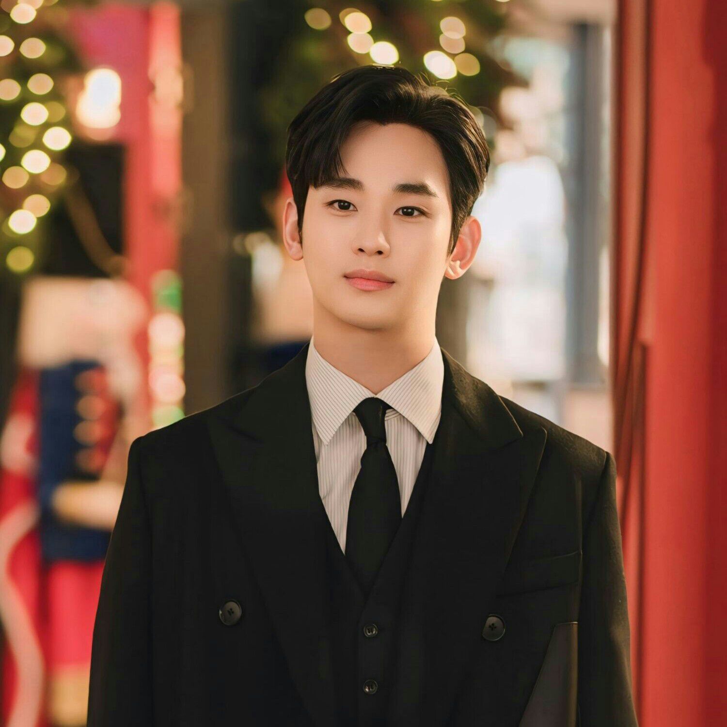 金秀賢的最新照片