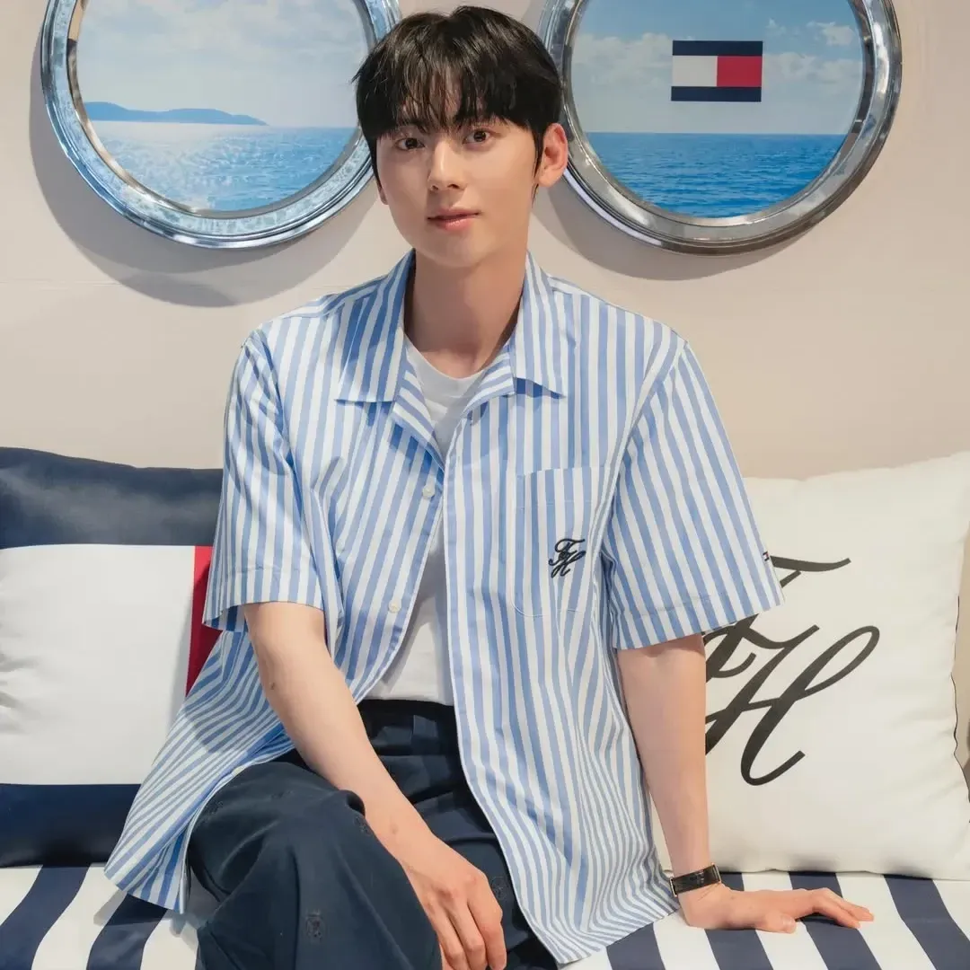 A moment captured by a fan of Hwang Minhyun