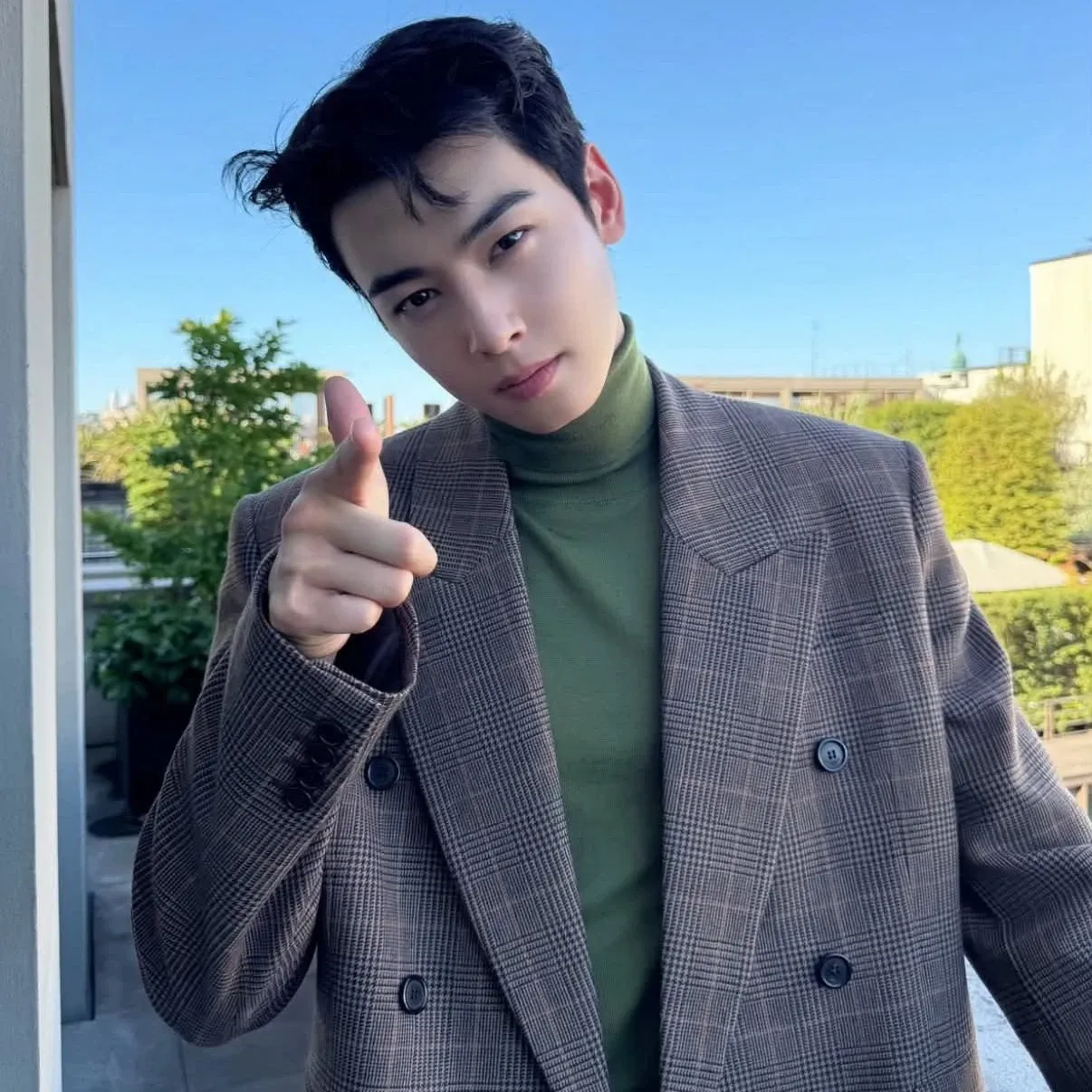 Recent activity shot of Cha Eunwoo