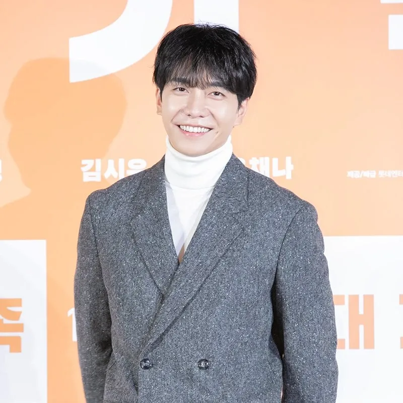 イ・スンギの最近の活動ショット