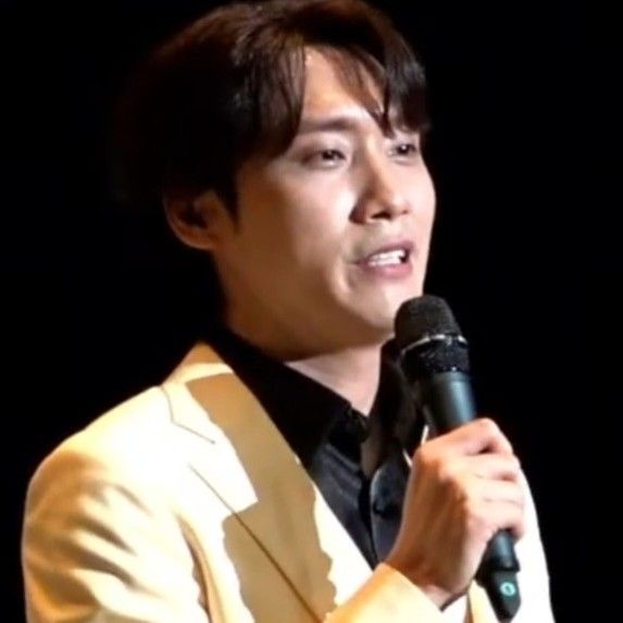 粉絲拍下的Choi Woojin瞬間