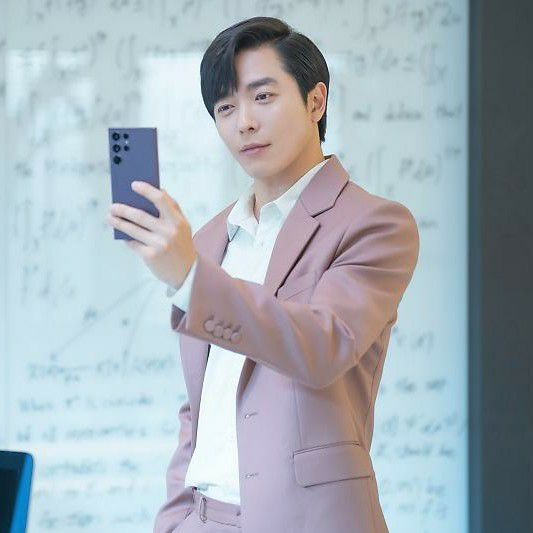 A moment captured by a fan of Kim Jaewook