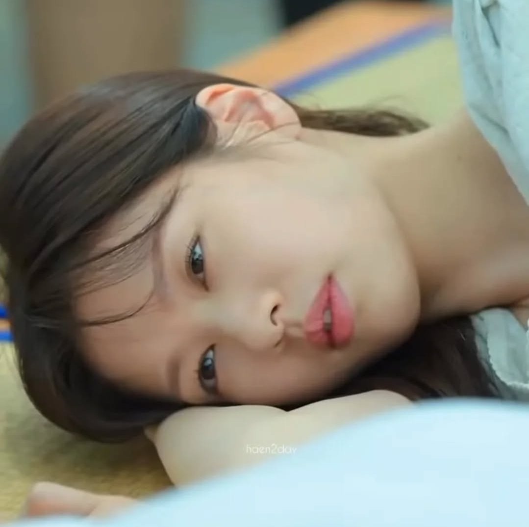 Behind-the-scenes cut of Jung Somin