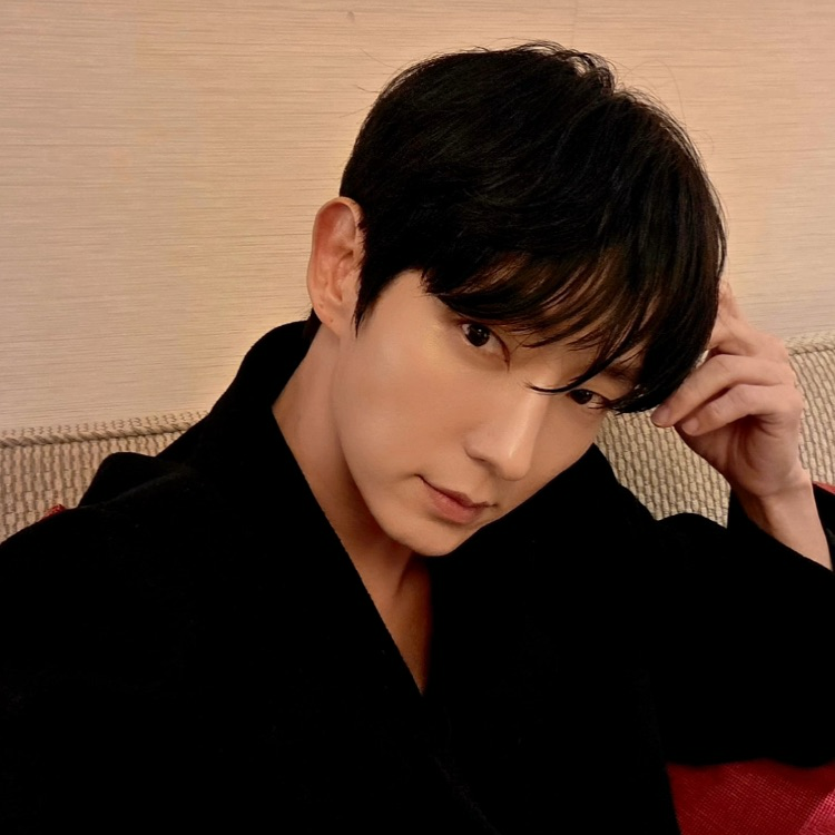 Latest photo of Lee Joongi