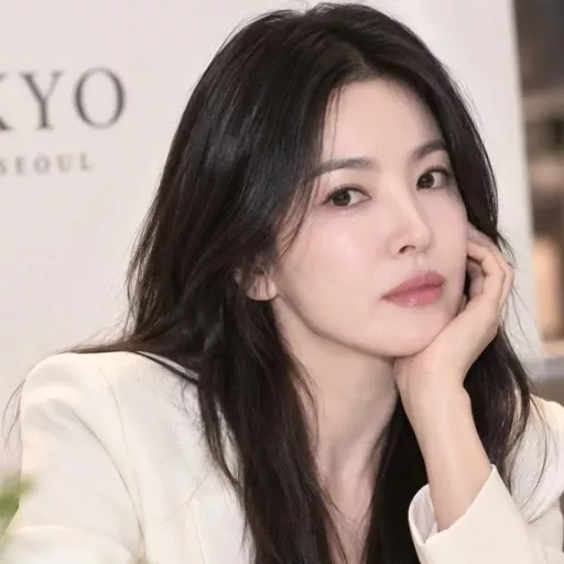 Behind-the-scenes cut of Song Hyekyo