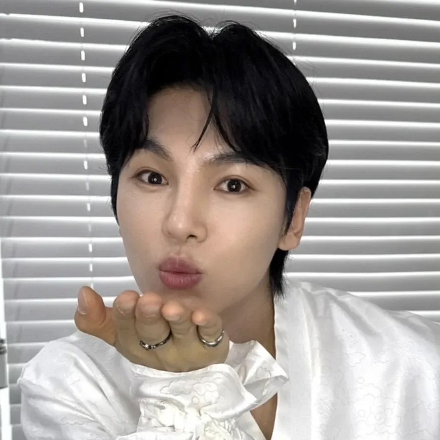 Behind-the-scenes cut of Kim Junsu (1991)