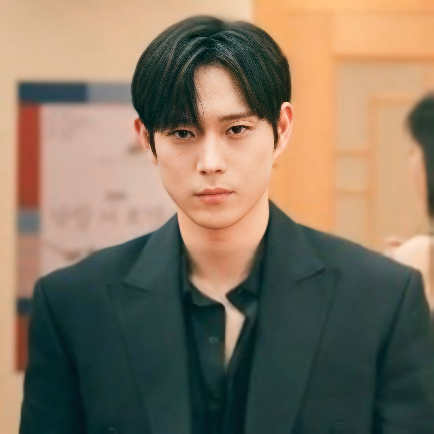 Behind-the-scenes cut of Kim Youngdae