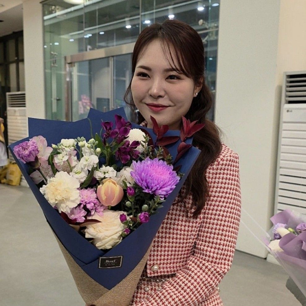 Behind-the-scenes cut of Miss Kim