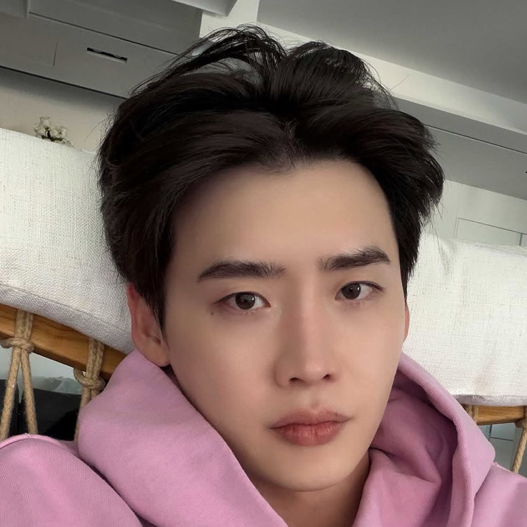 Latest photo of Lee Jongsuk