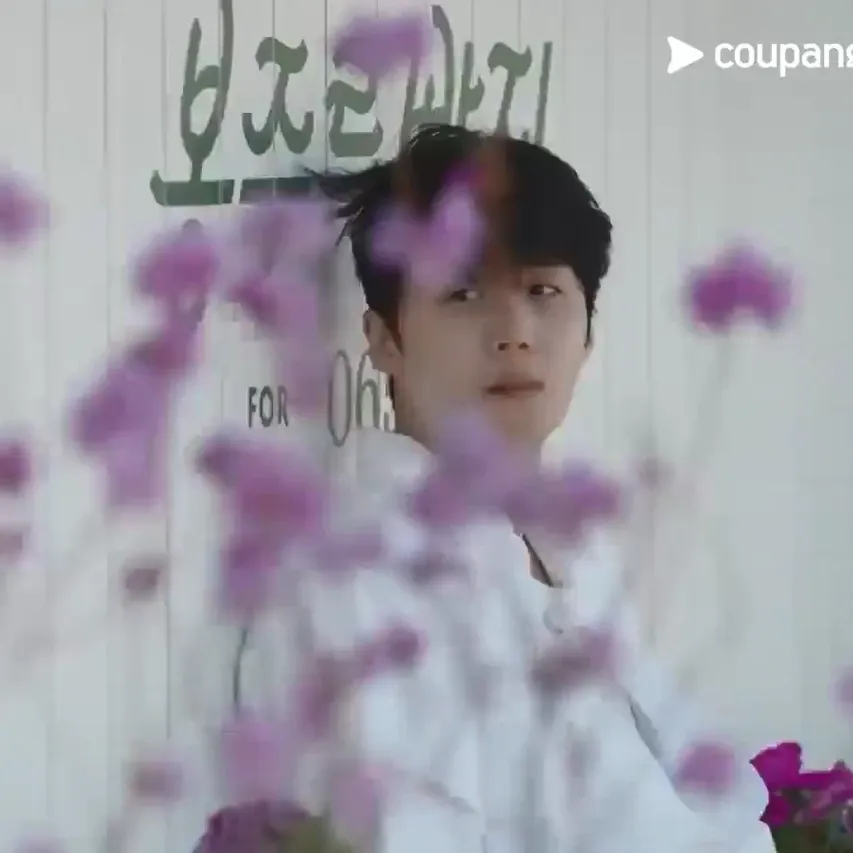 Behind-the-scenes cut of Kim Seonho