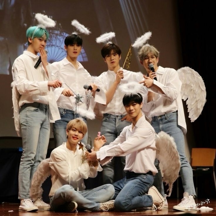 Hottest celeb community feed today