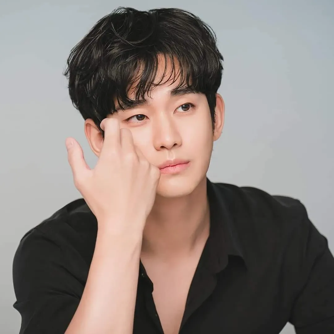 Behind-the-scenes cut of Kim Soohyun