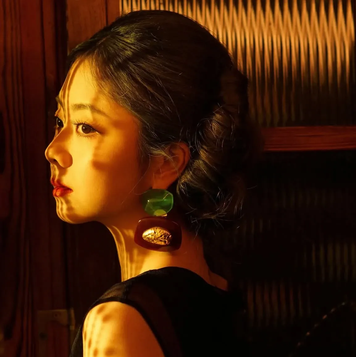 Behind-the-scenes cut of Tan Song Yun
