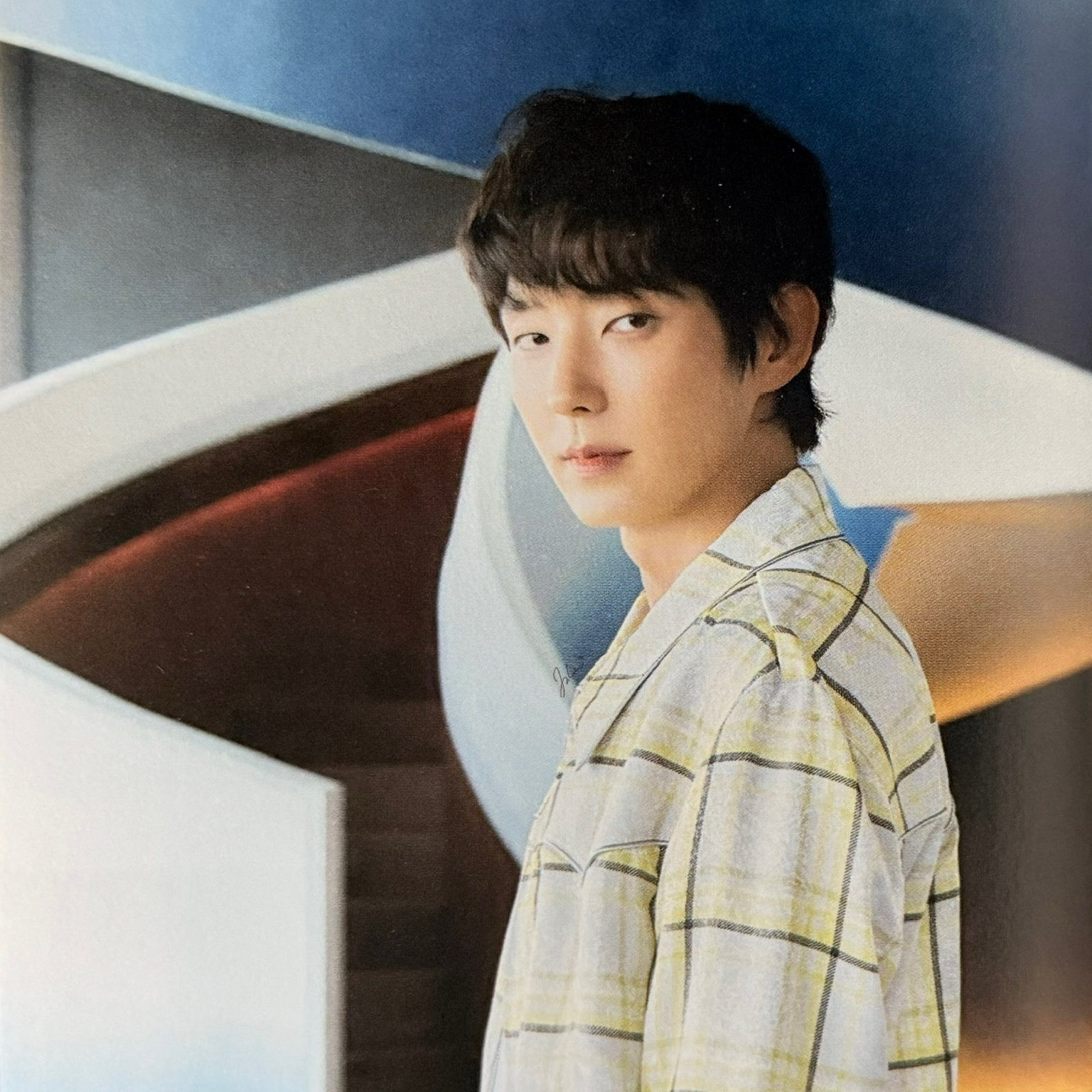 Behind-the-scenes cut of Lee Joongi