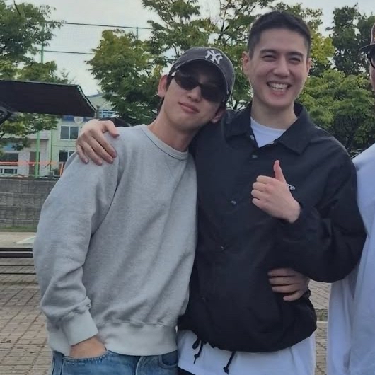 Foto kegiatan terbaru dari Park Jinyoung